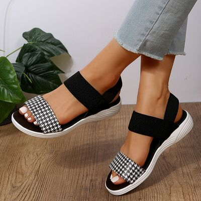 Low Heel Pattern Sandals