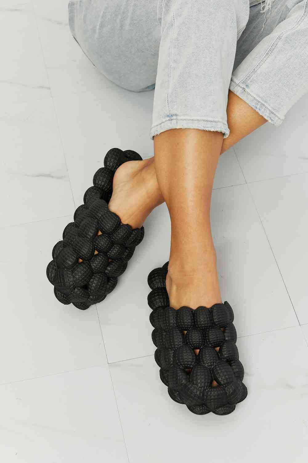 Bubble Slides in Black