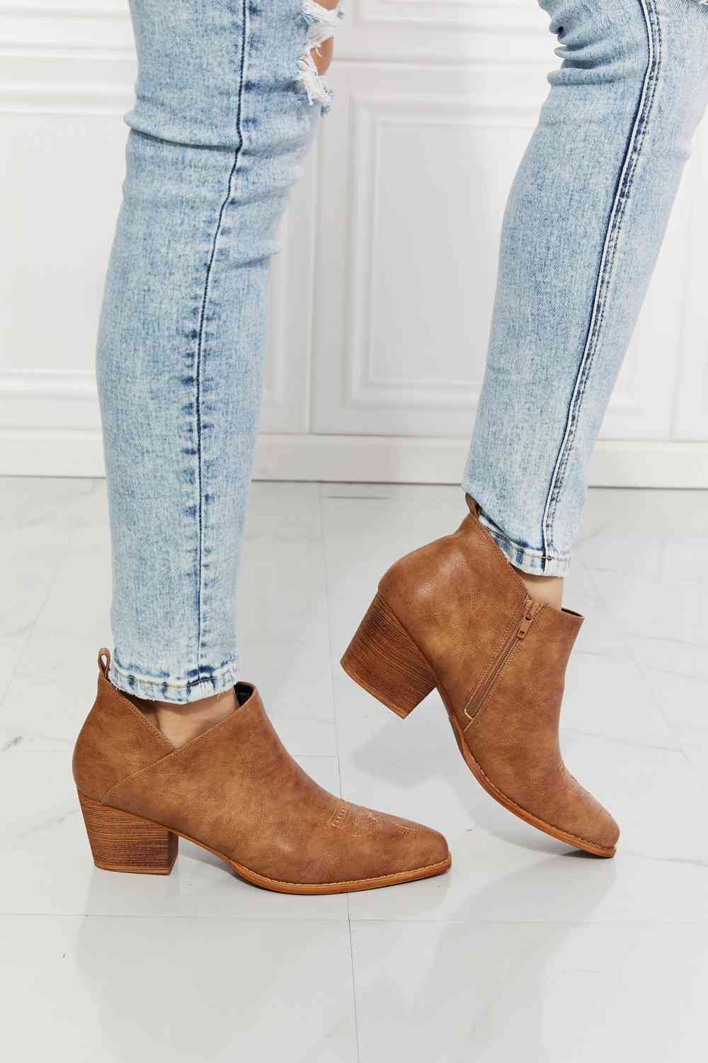 Crossover Cowboy Bootie in Caramel